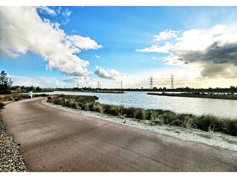 30 Yewers Drive, Champion Lakes WA 6111