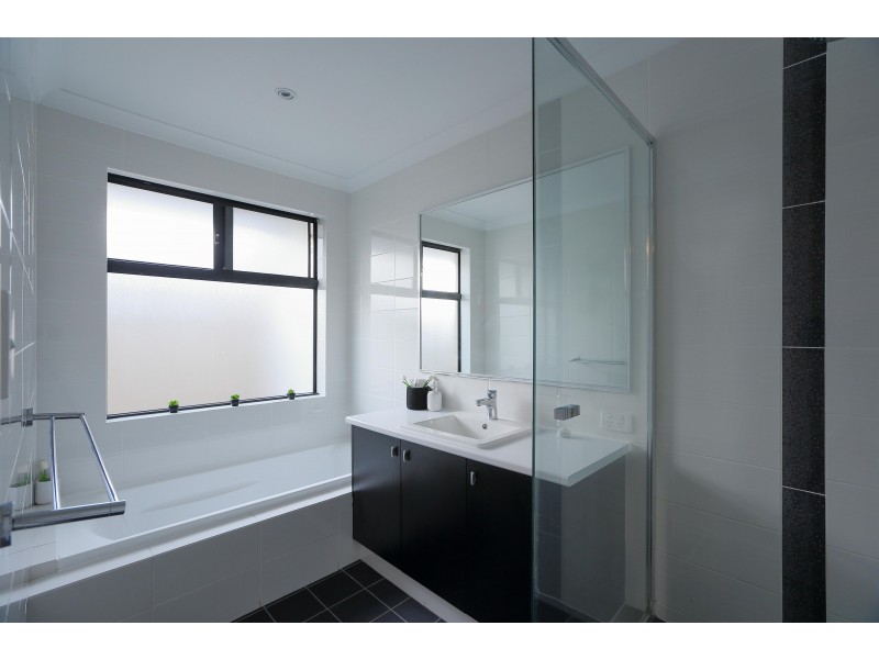 1 Maida Vale Road, Maida Vale WA 6057