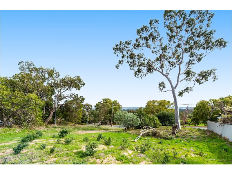 6 Nangana Way, Kalamunda WA 6076