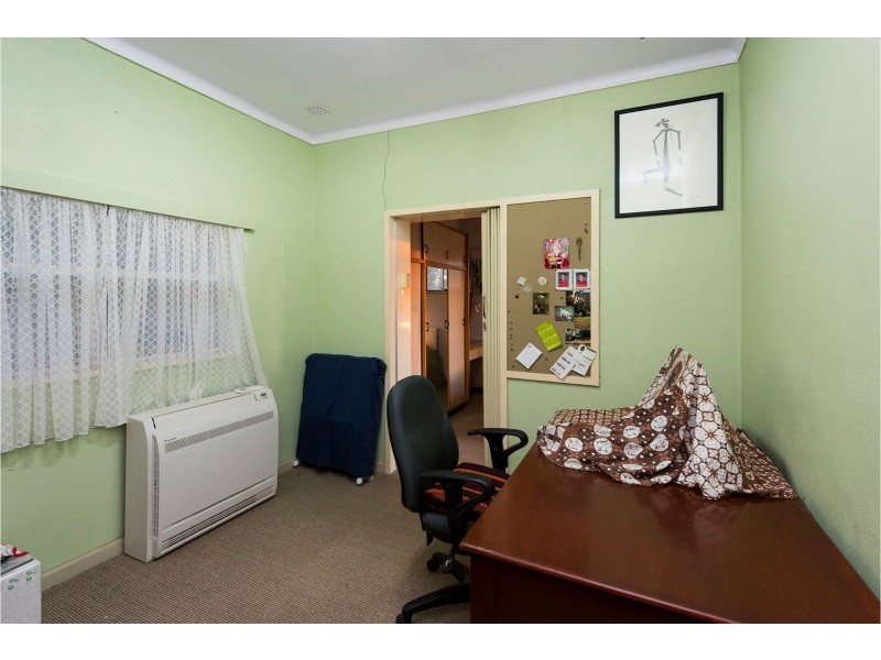 216 Lewis Road, Forrestfield WA 6058