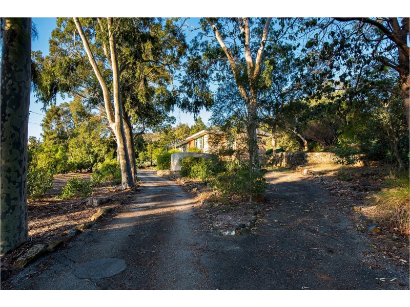 216 Lewis Road, Forrestfield WA 6058