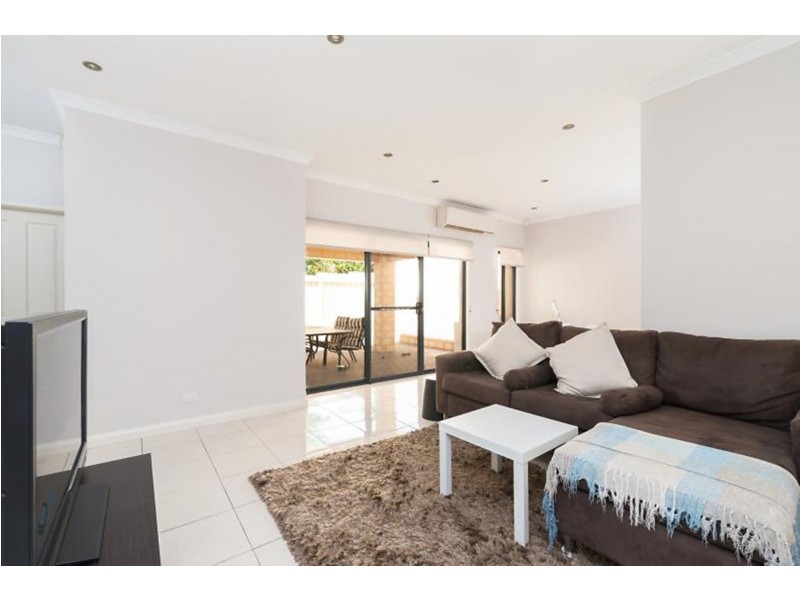 2/7 Wyatt Road, Bayswater WA 6053