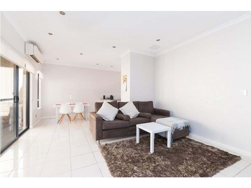 2/7 Wyatt Road, Bayswater WA 6053