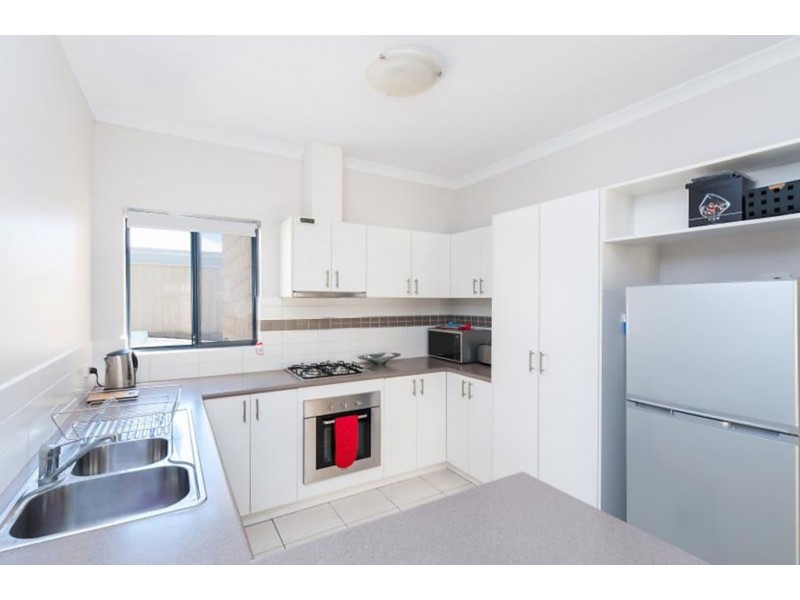 2/7 Wyatt Road, Bayswater WA 6053