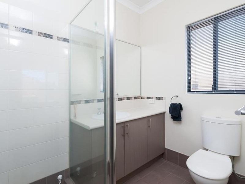 2/7 Wyatt Road, Bayswater WA 6053