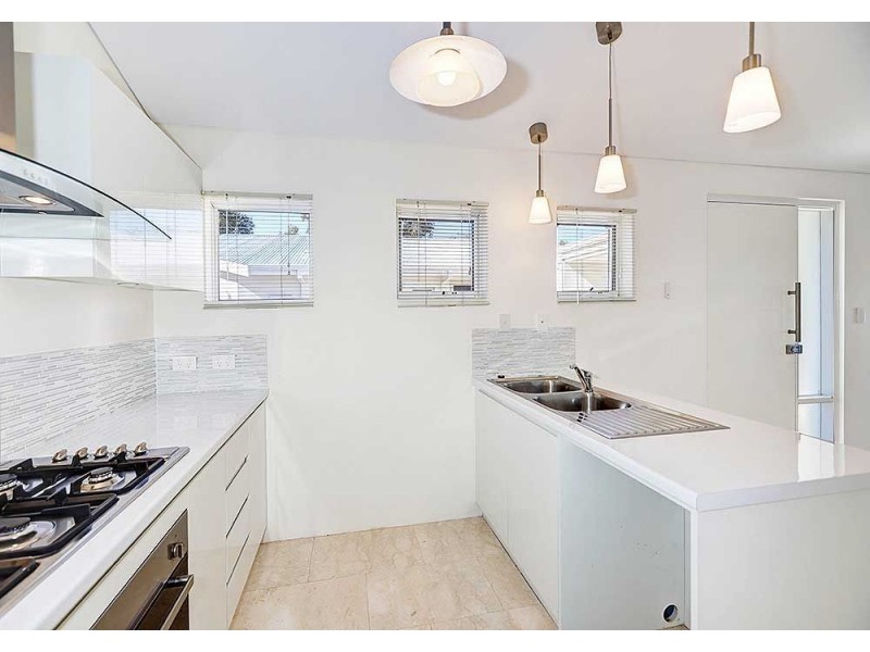 2/33 Hamersley Street, Midland WA 6056