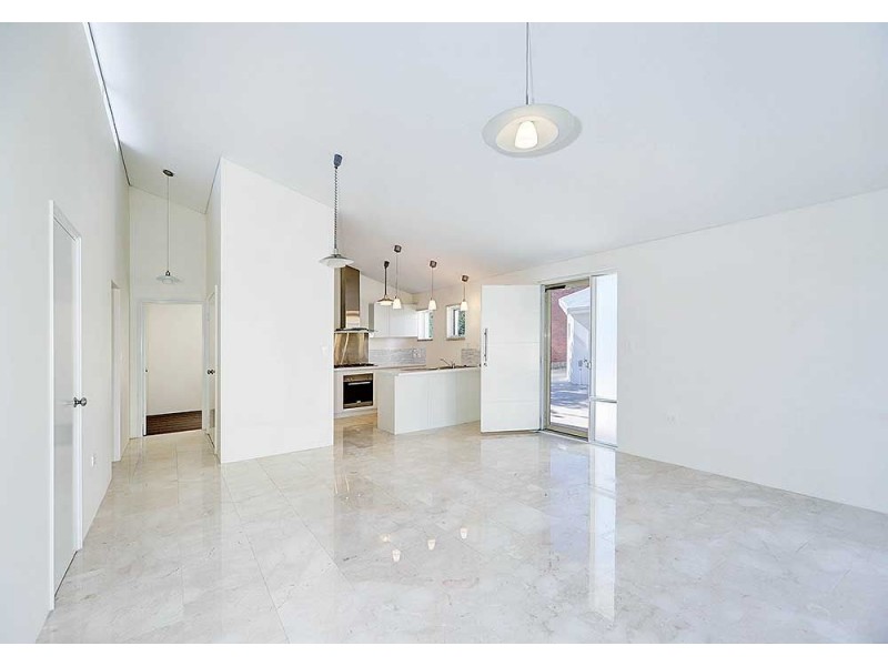 2/33 Hamersley Street, Midland WA 6056