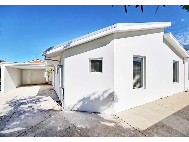 2/33 Hamersley Street, Midland WA 6056