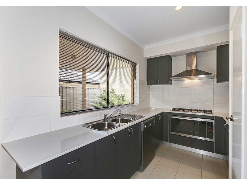 4/23 Larwood Crescent, High Wycombe WA 6057