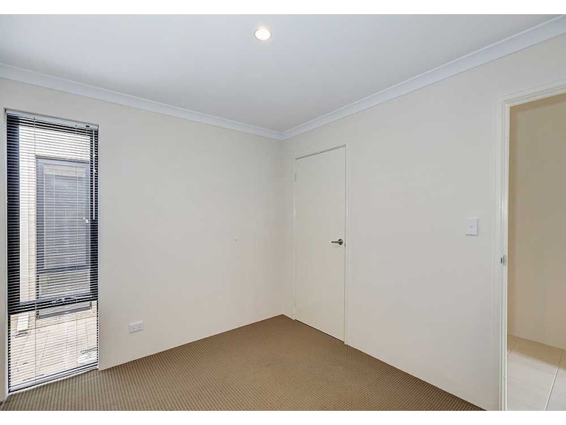 4/23 Larwood Crescent, High Wycombe WA 6057