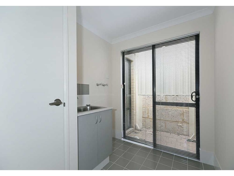 4/23 Larwood Crescent, High Wycombe WA 6057