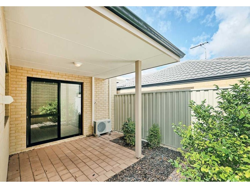 4/23 Larwood Crescent, High Wycombe WA 6057