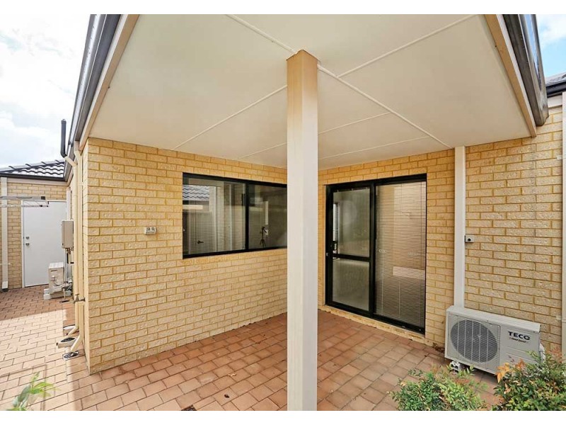 4/23 Larwood Crescent, High Wycombe WA 6057