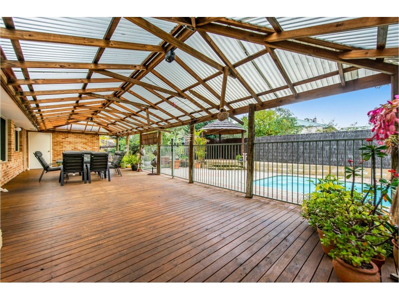 18 Massey Turn, Mundaring WA 6073