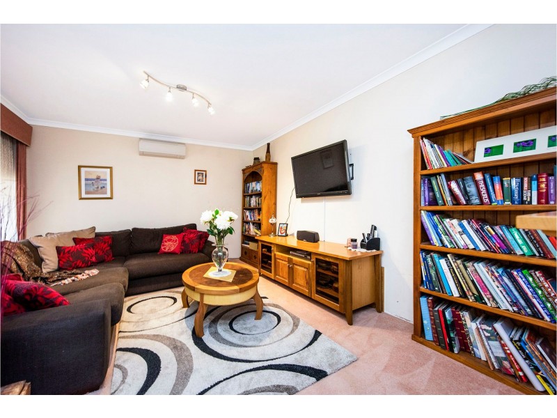 18 Massey Turn, Mundaring WA 6073