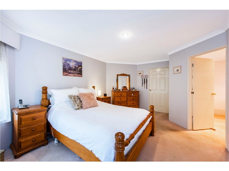 18 Massey Turn, Mundaring WA 6073