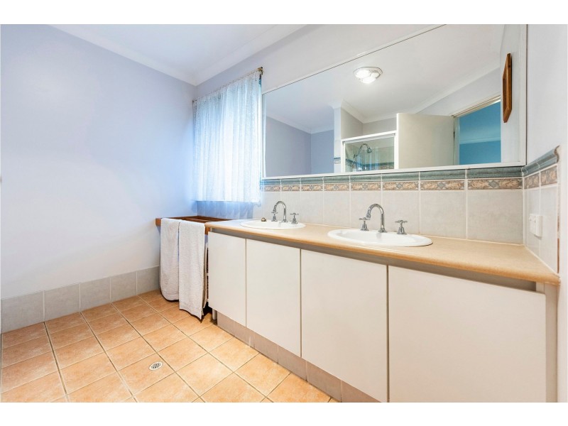 18 Massey Turn, Mundaring WA 6073