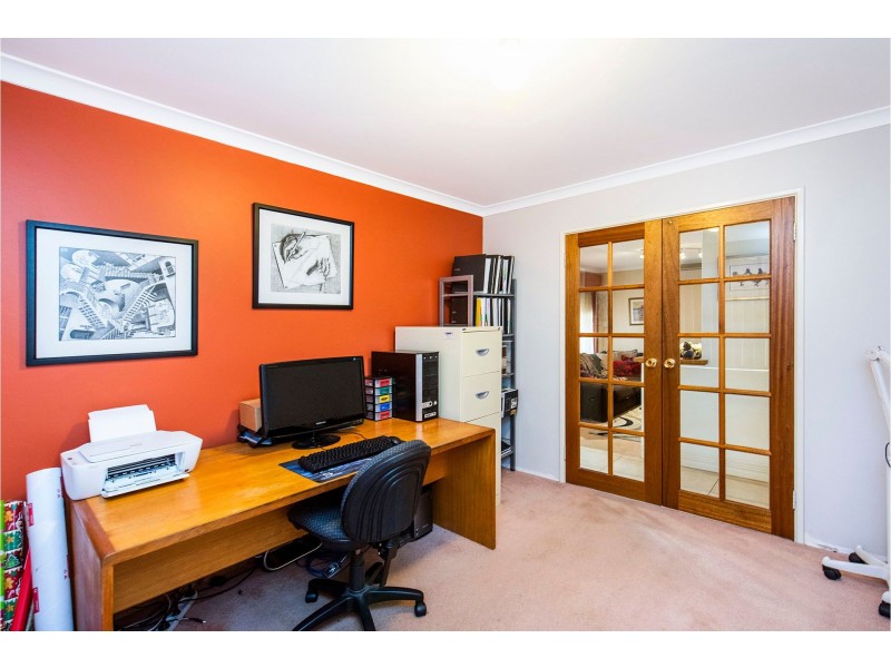 18 Massey Turn, Mundaring WA 6073