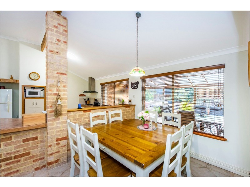 18 Massey Turn, Mundaring WA 6073