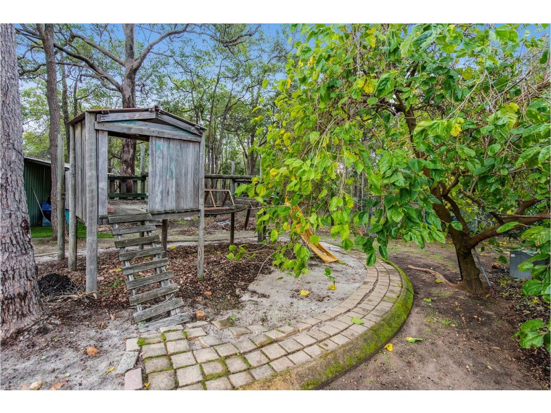 18 Massey Turn, Mundaring WA 6073