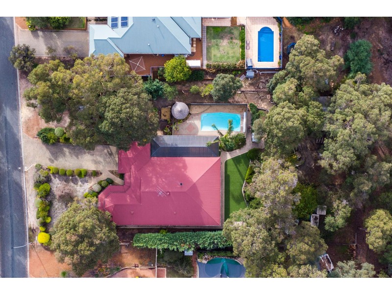 18 Massey Turn, Mundaring WA 6073