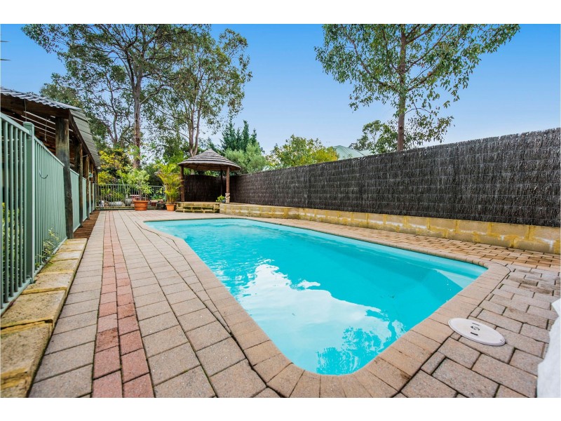 18 Massey Turn, Mundaring WA 6073