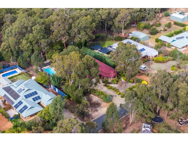 18 Massey Turn, Mundaring WA 6073
