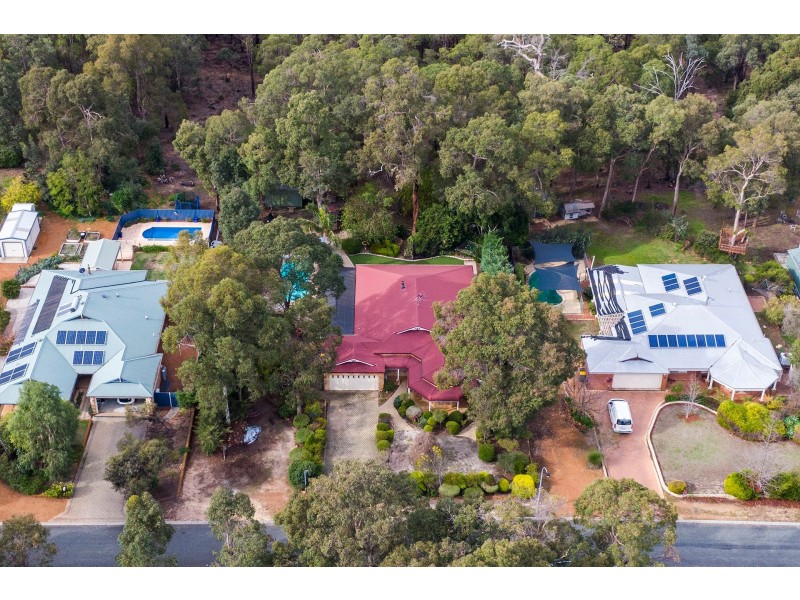 18 Massey Turn, Mundaring WA 6073