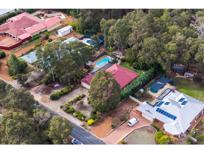 18 Massey Turn, Mundaring WA 6073