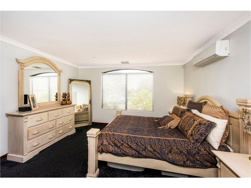 4 Fleet Circle, High Wycombe WA 6057