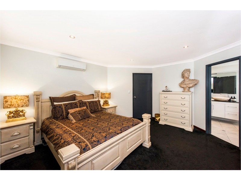 4 Fleet Circle, High Wycombe WA 6057