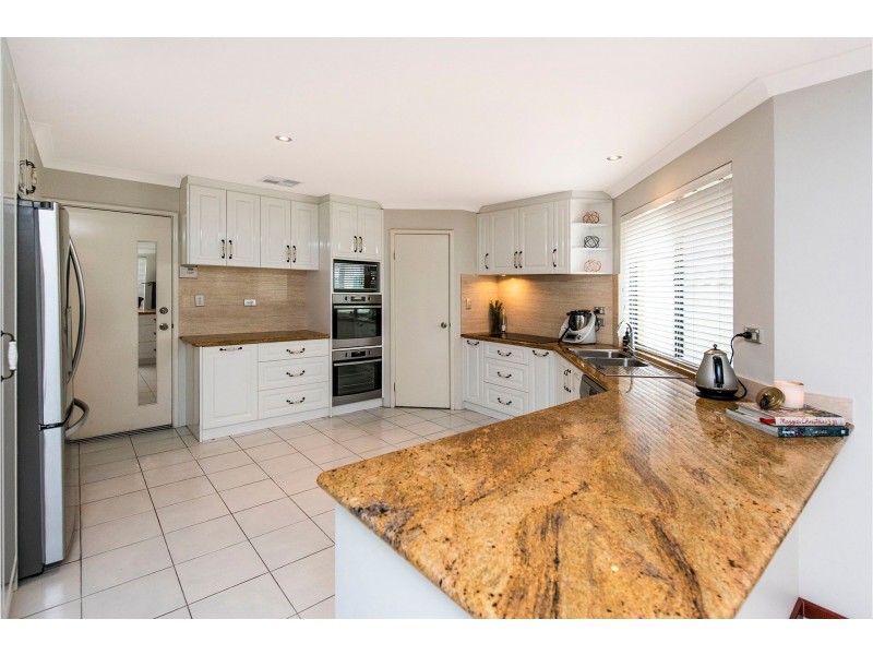 4 Fleet Circle, High Wycombe WA 6057