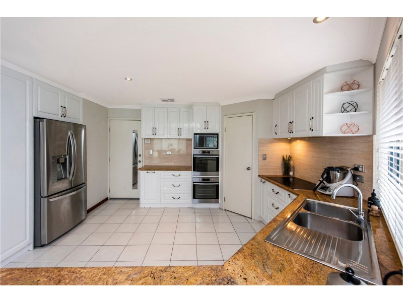 4 Fleet Circle, High Wycombe WA 6057