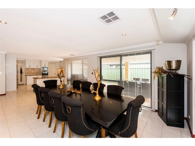 4 Fleet Circle, High Wycombe WA 6057