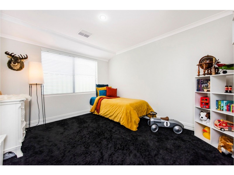 4 Fleet Circle, High Wycombe WA 6057