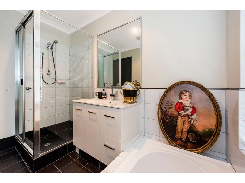 4 Fleet Circle, High Wycombe WA 6057