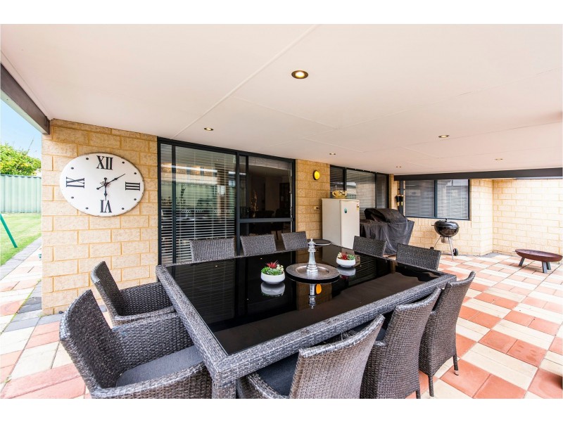 4 Fleet Circle, High Wycombe WA 6057