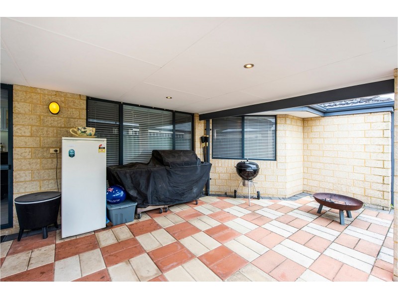 4 Fleet Circle, High Wycombe WA 6057