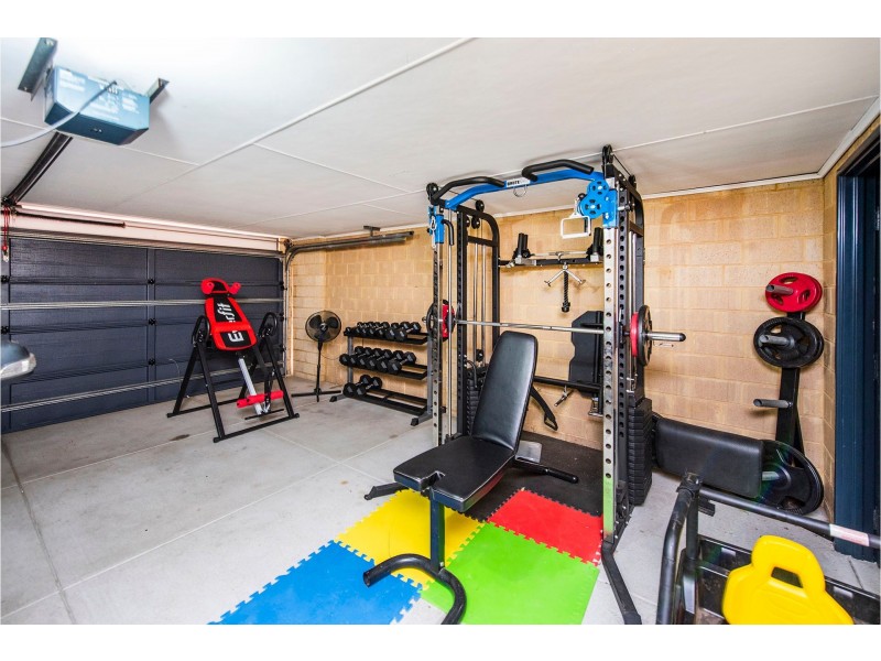 4 Fleet Circle, High Wycombe WA 6057