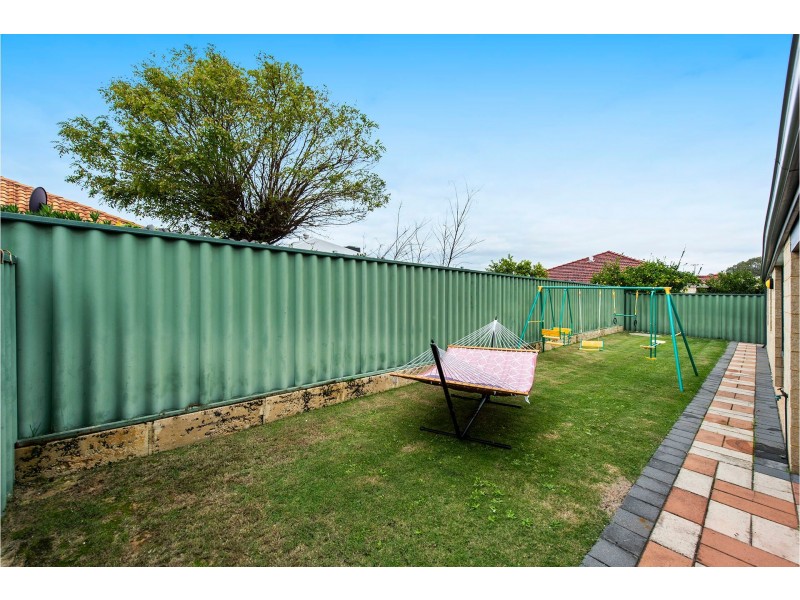 4 Fleet Circle, High Wycombe WA 6057