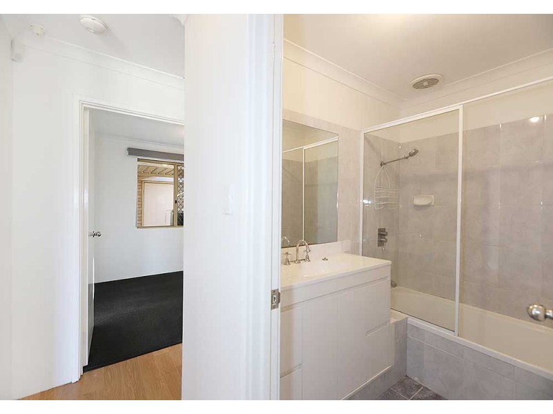 11/7 Park Road, Midvale WA 6056