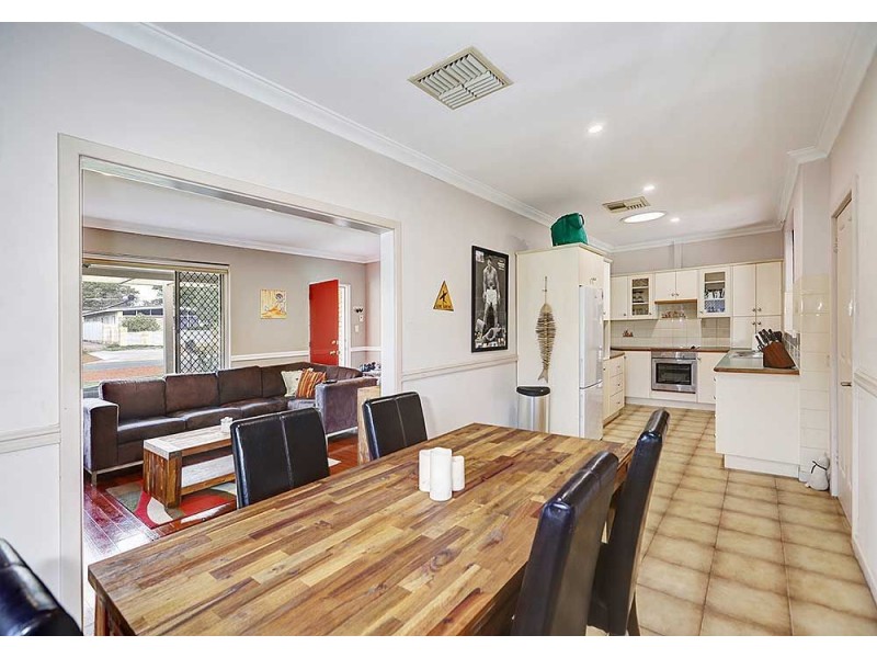 24 Albemarle Way, High Wycombe WA 6057