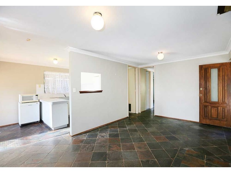 7 Conifer Street, Maddington WA 6109