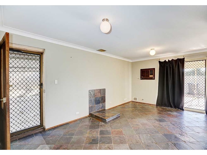 7 Conifer Street, Maddington WA 6109