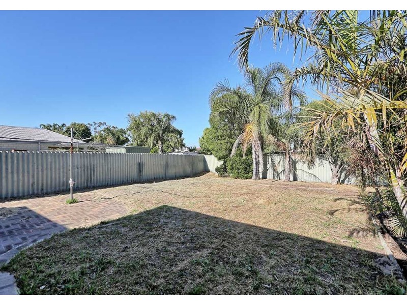 7 Conifer Street, Maddington WA 6109