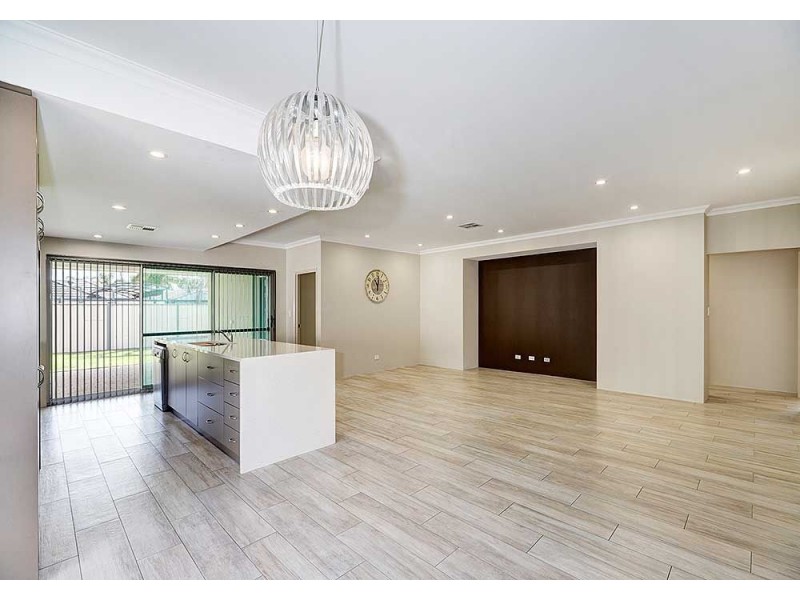 18 Bluebell, High Wycombe WA 6057