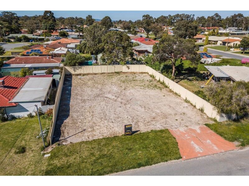 5 Marden Rd, Thornlie WA 6108