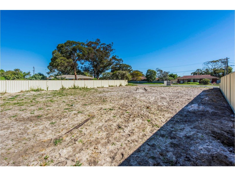 5 Marden Rd, Thornlie WA 6108