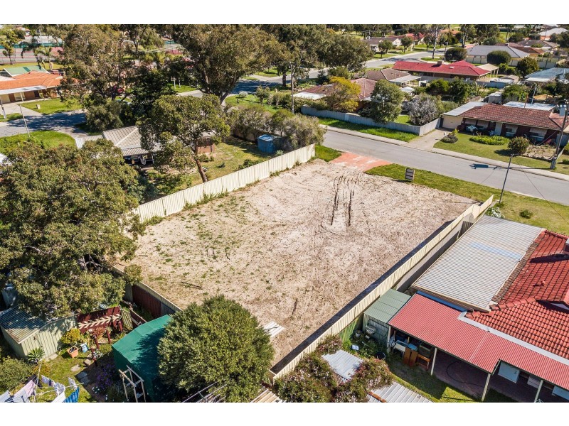 5 Marden Rd, Thornlie WA 6108