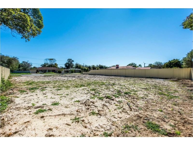 5 Marden Rd, Thornlie WA 6108
